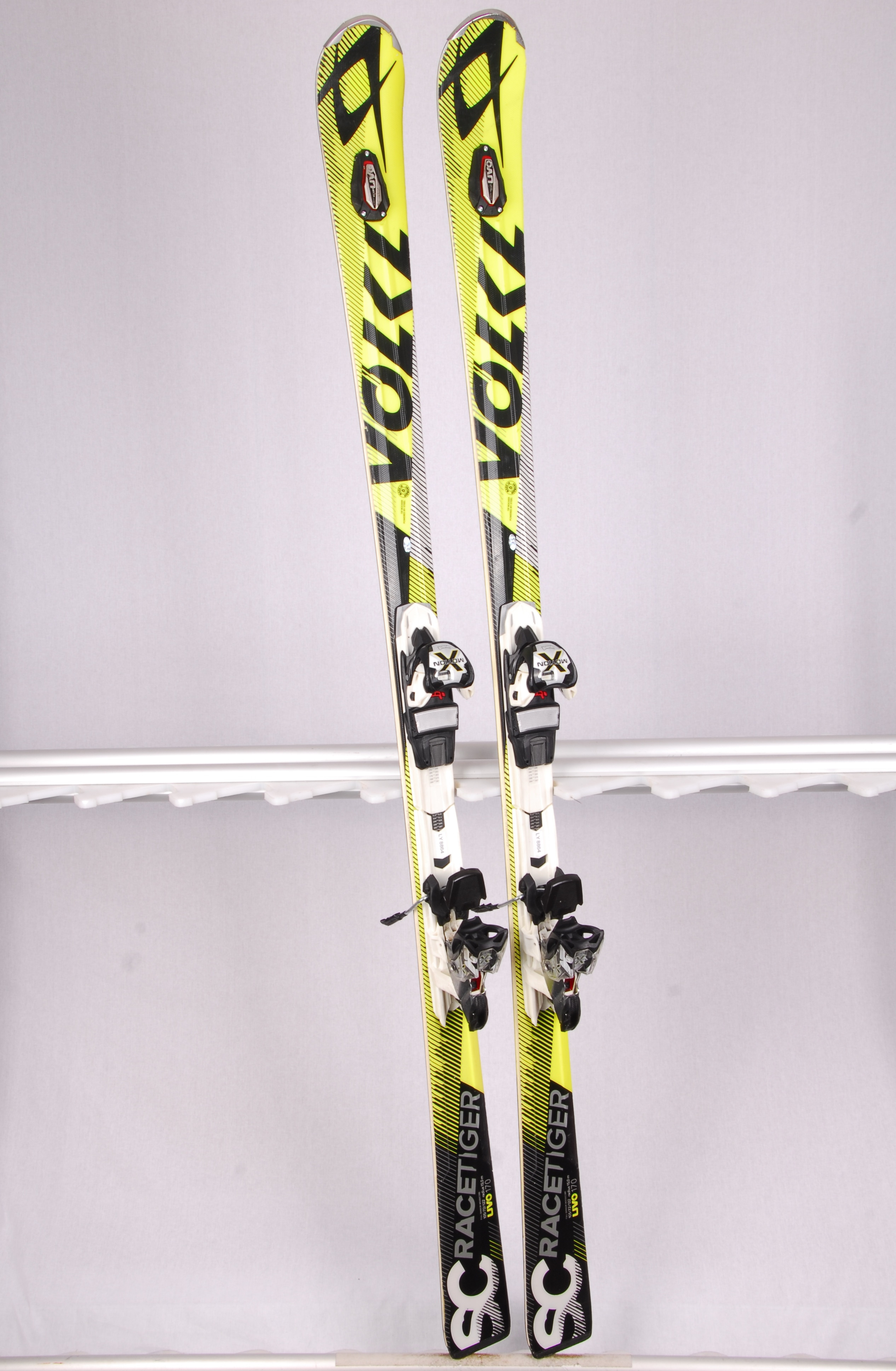 homoseksueel zoeken Kinematica skis VOLKL RACETIGER SC UVO, full sensor woodcore, tip rocker, powered by  steel + Marker Xmotion 12 - Mardosport.com