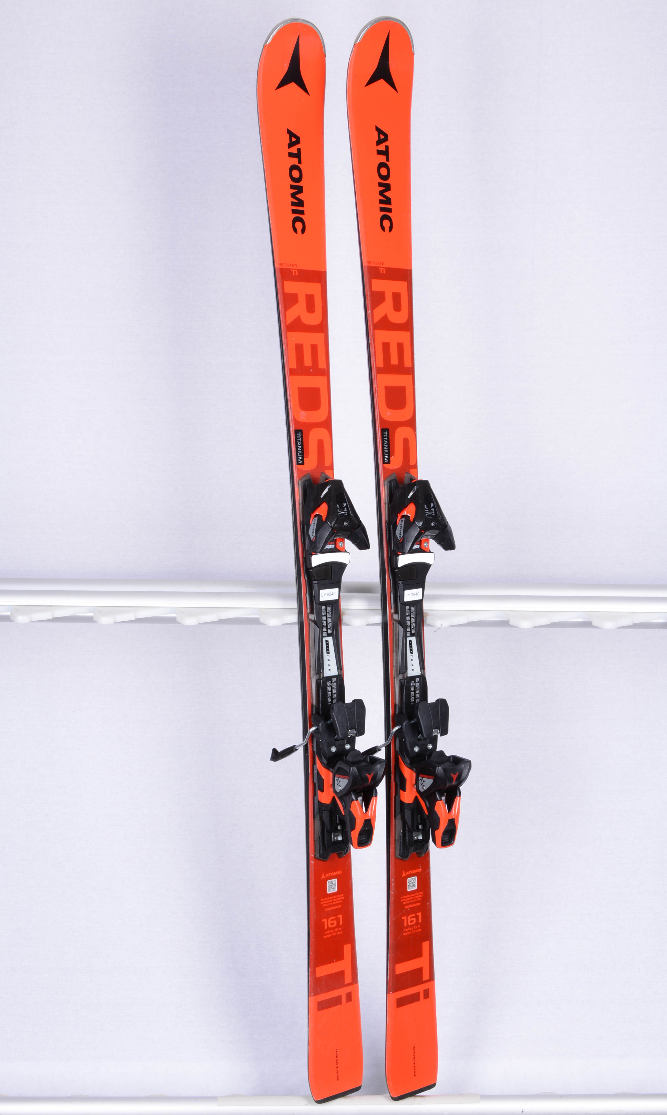ski's ATOMIC REDSTER 2021, power woodcore, titanium grip + Atomic FT ( TOP staat ) - Mardosport.be