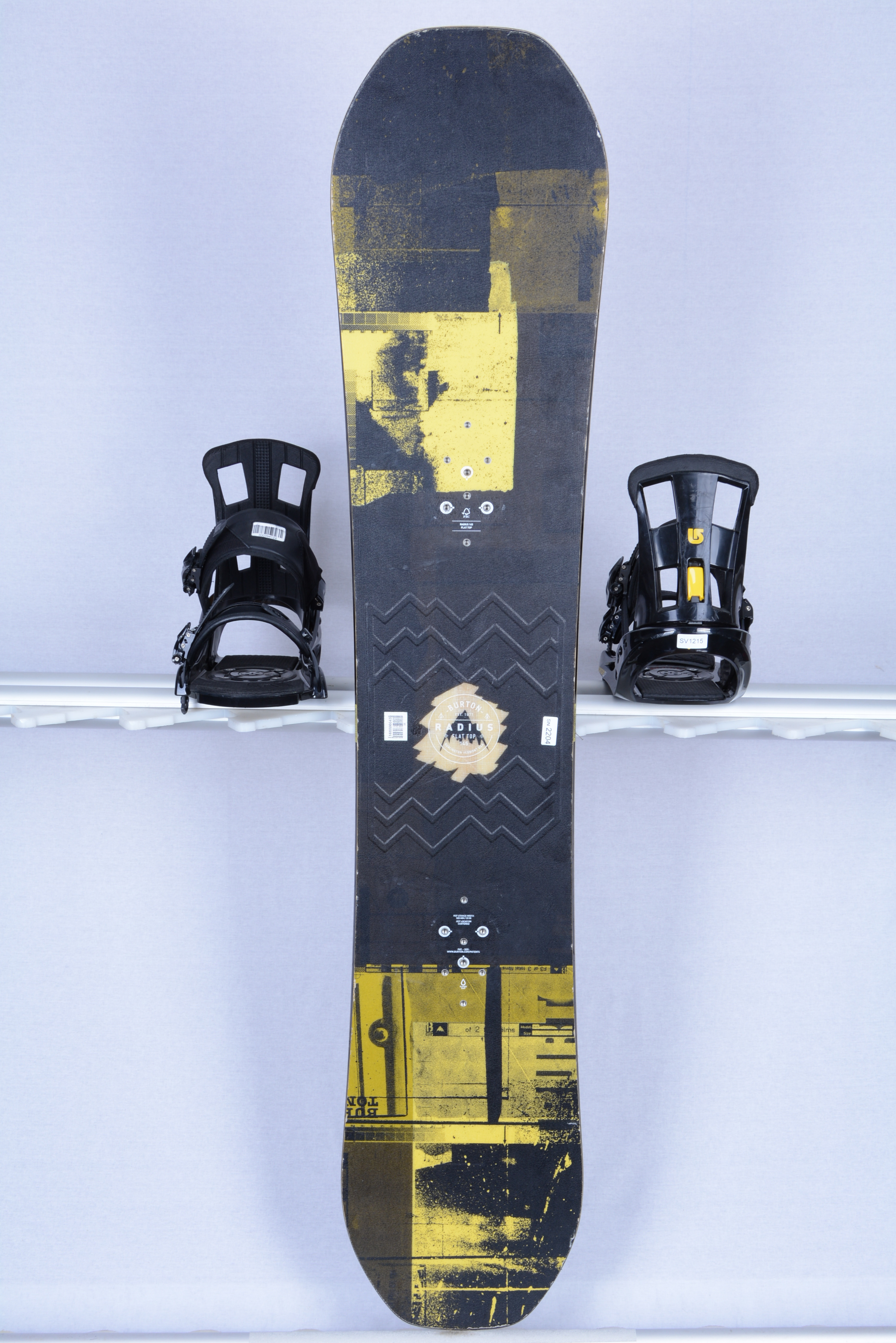 Bezienswaardigheden bekijken Verst smeren snowboard BURTON RADIUS, black/yellow, woodcore, FLATtop, ROCKER -  Mardosport.com