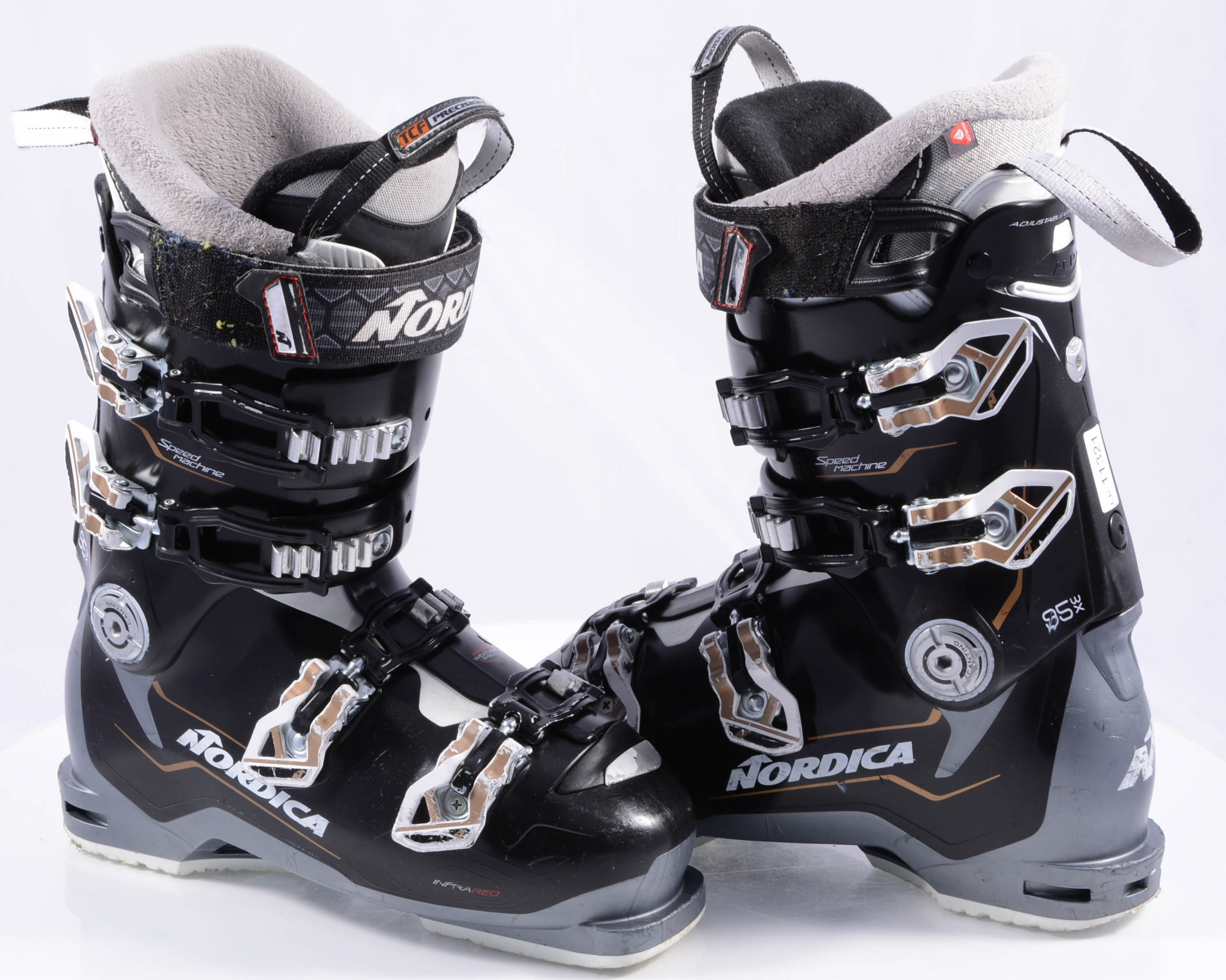 tegel pols Meander dames skischoenen NORDICA SPEEDMACHINE 95 W X 2021, grip walk, tri-force  shell, 3D cork fit liner, black/white - Mardosport.nl